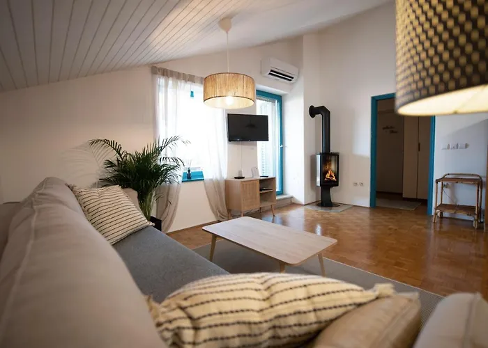 Modra Luna- Apartment With Terrace